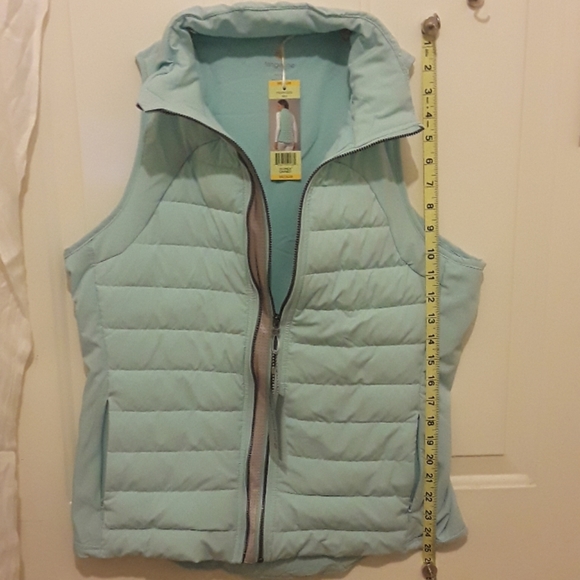 Tangerine Jackets & Blazers - Active vest size medium.. mint color